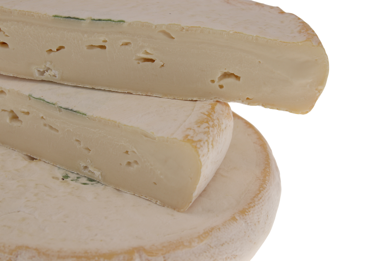 Reblochon Rohmilchkäse – Cremiger Weichkäse Frischer Reblochon Fermier AOP aus Rohmilch – Nahaufnahme der cremigen Textur